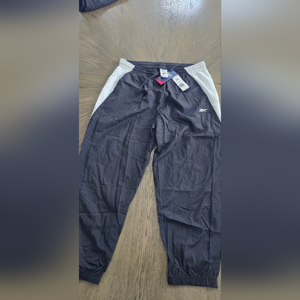 Reebok Men's Black and White Joggers. 2XL .  I#025